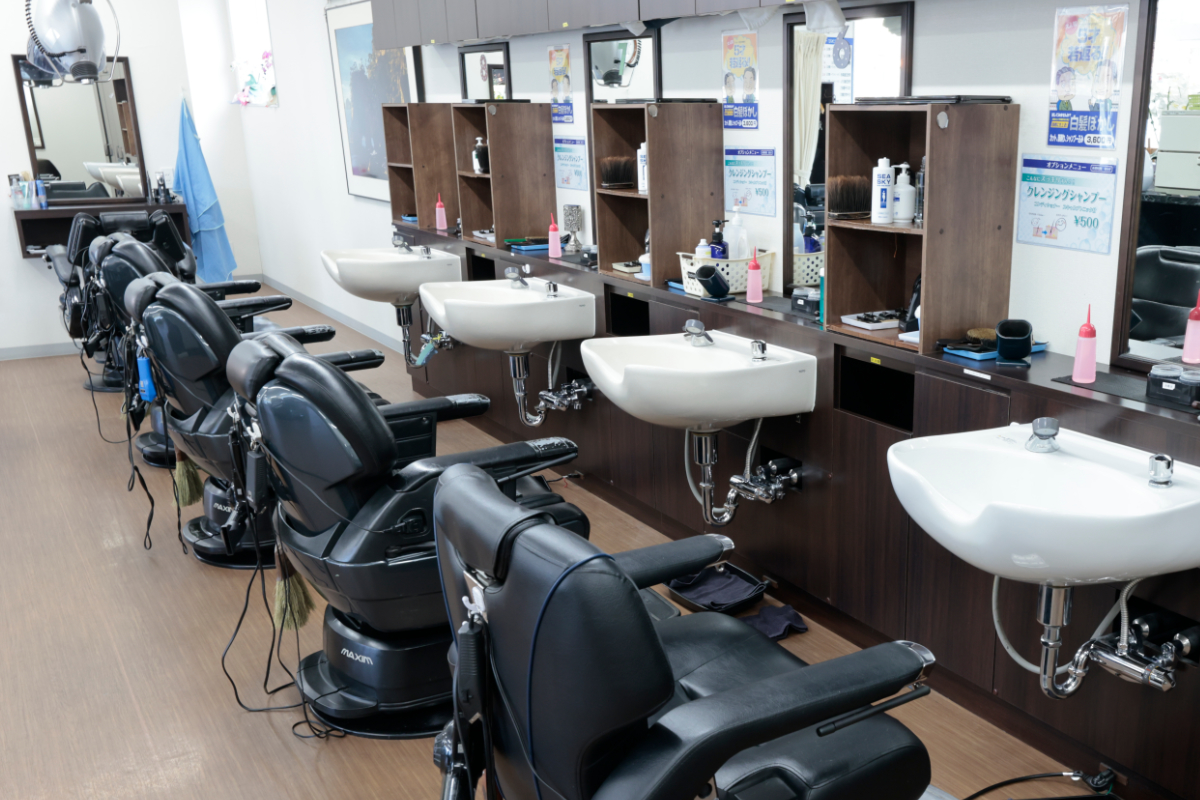 カットサロンコスモ店内イメージ